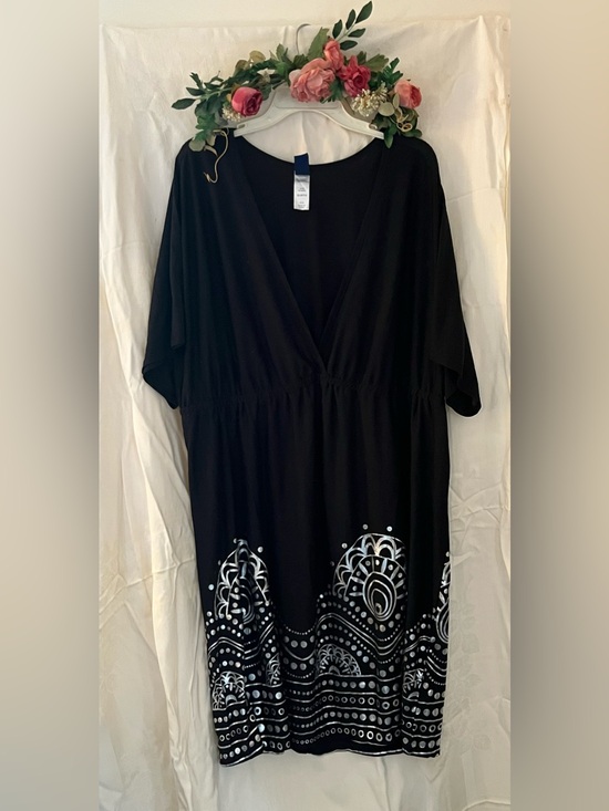 Swimsuits For All Other - Swimsuits For All Black V-Neck Tunic with silver Printed Hem Motif size 26